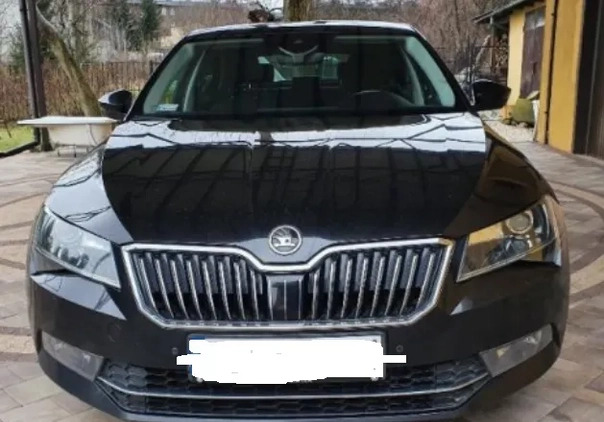 Skoda Superb cena 79900 przebieg: 155500, rok produkcji 2018 z Wołomin małe 379